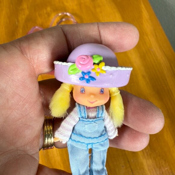 Strawberry Shortcake Angel Cake Doll and Case - Picture 2 of 6